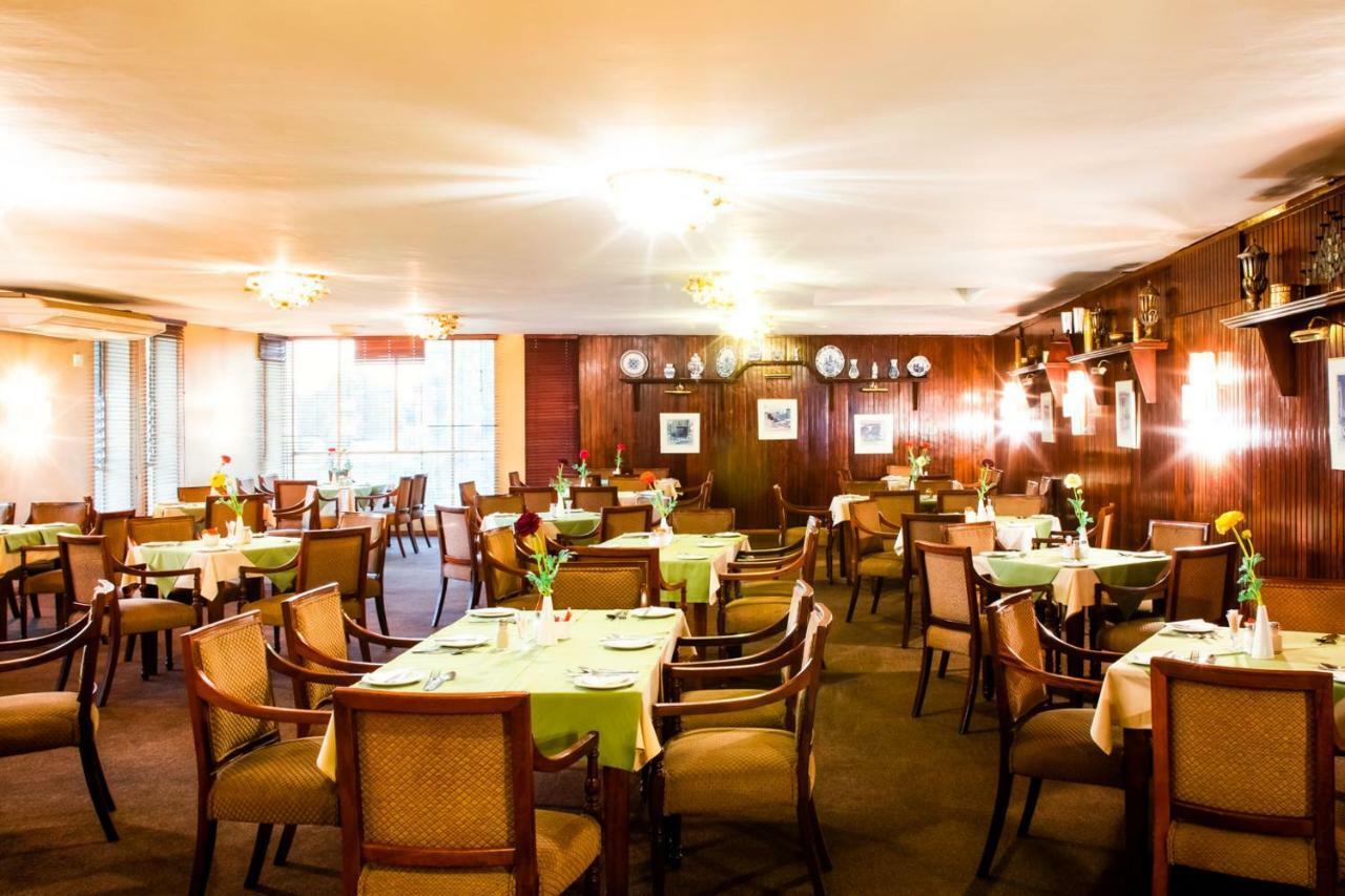 Elgro Hotel Potchefstroom Buitenkant foto