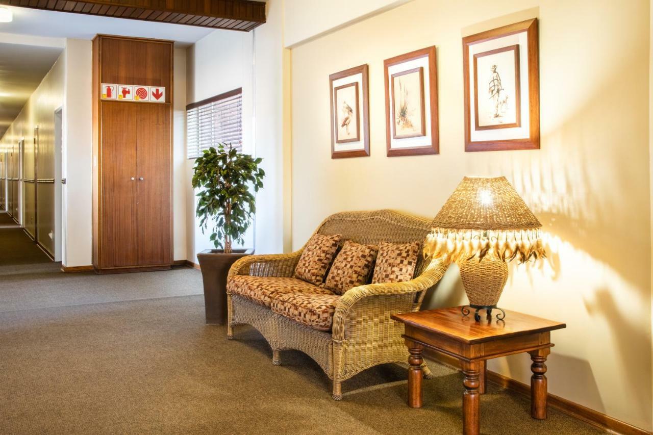 Elgro Hotel Potchefstroom Buitenkant foto